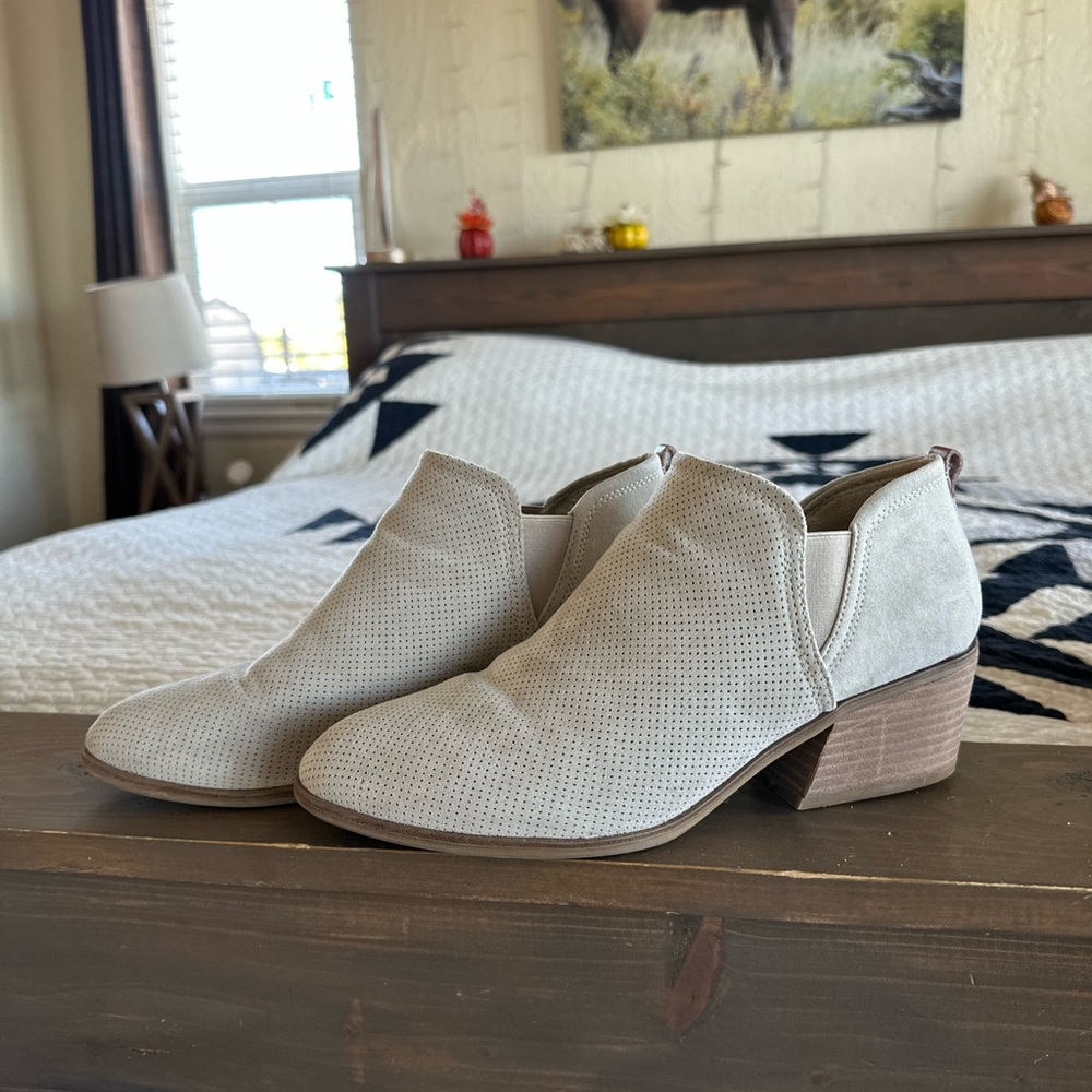 Dr. Scholl's Cream Ankle Booties